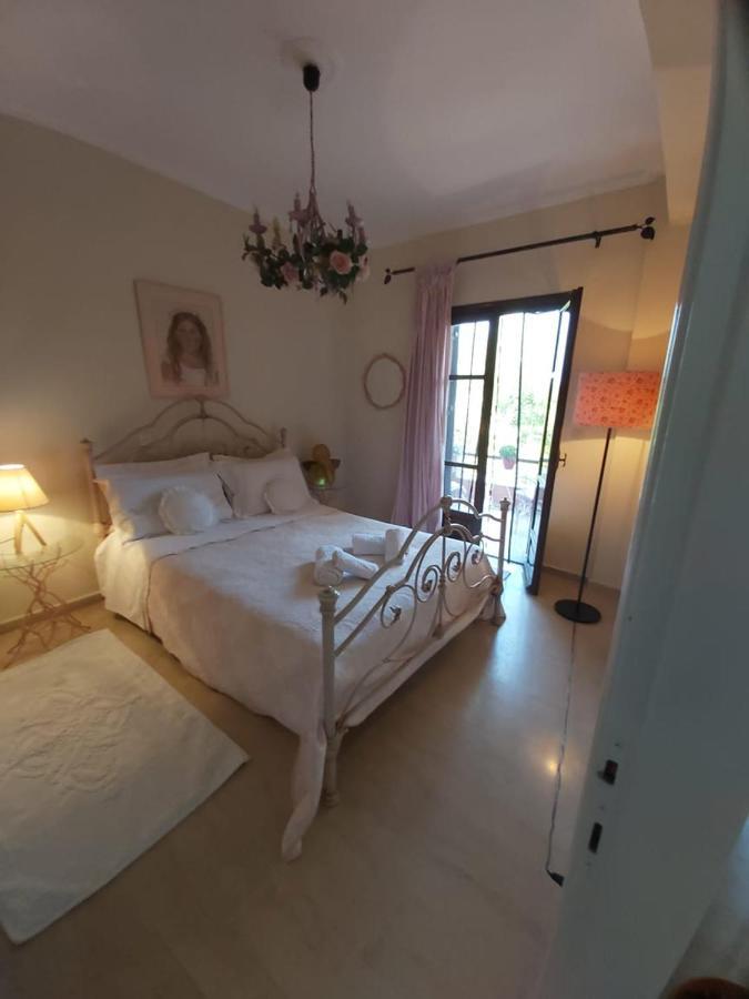 Eugenia Apartment เปรามา ภายนอก รูปภาพ